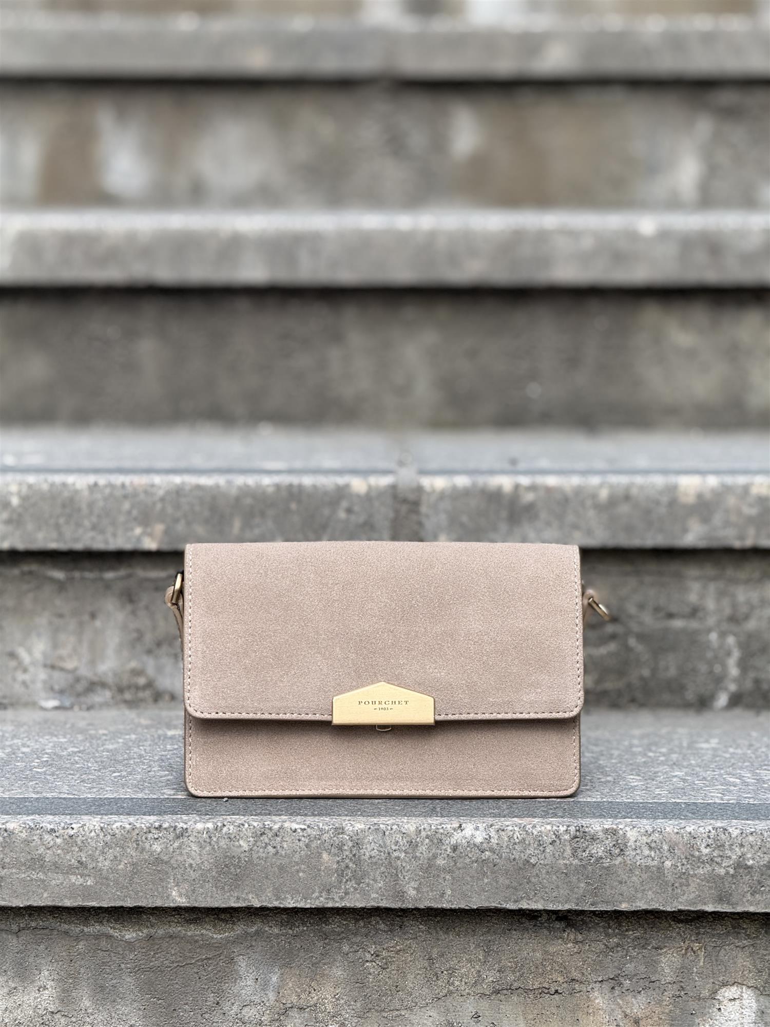 Anjou Clutch Suede, Mastic