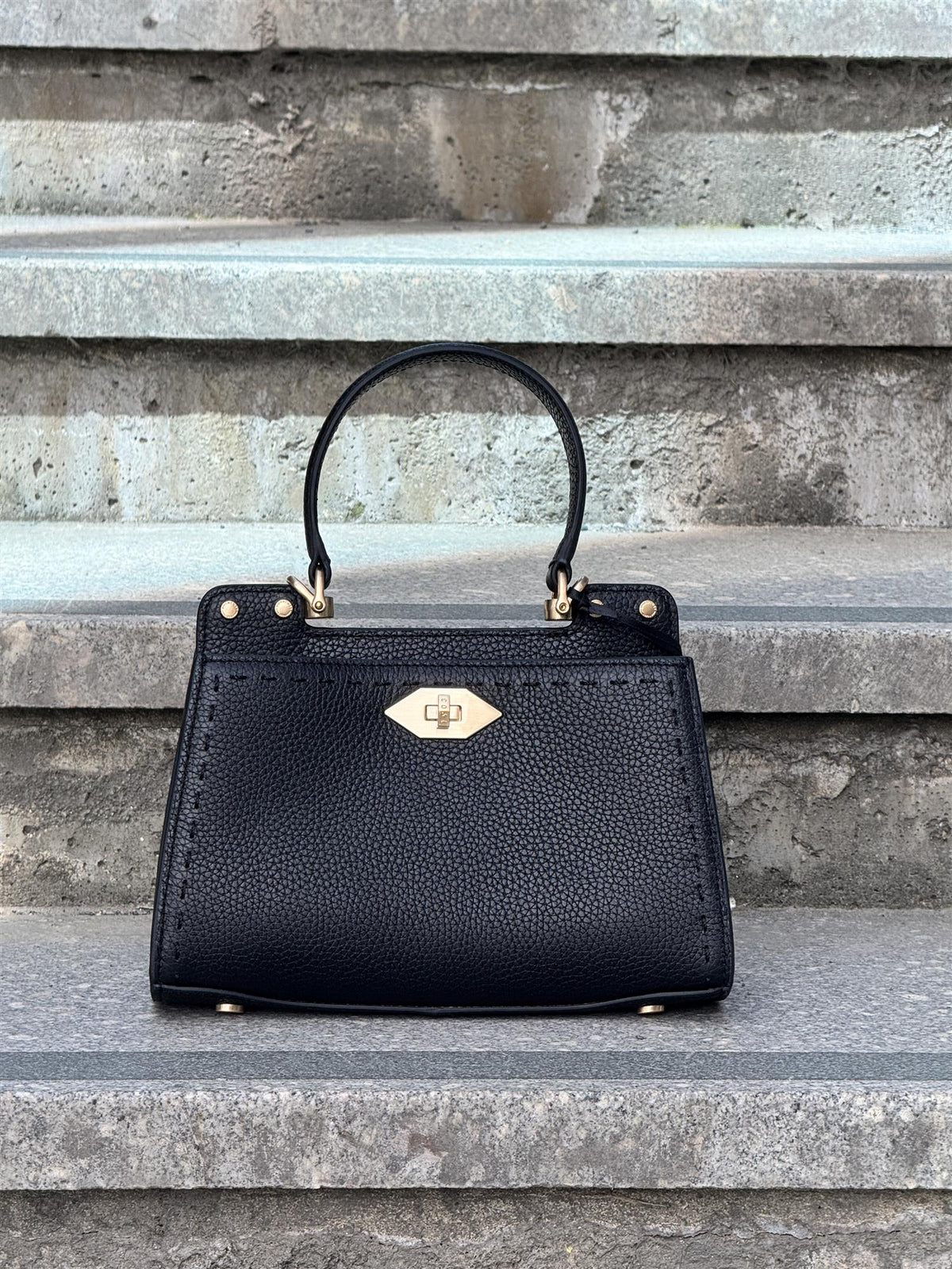 Trianon small, Black