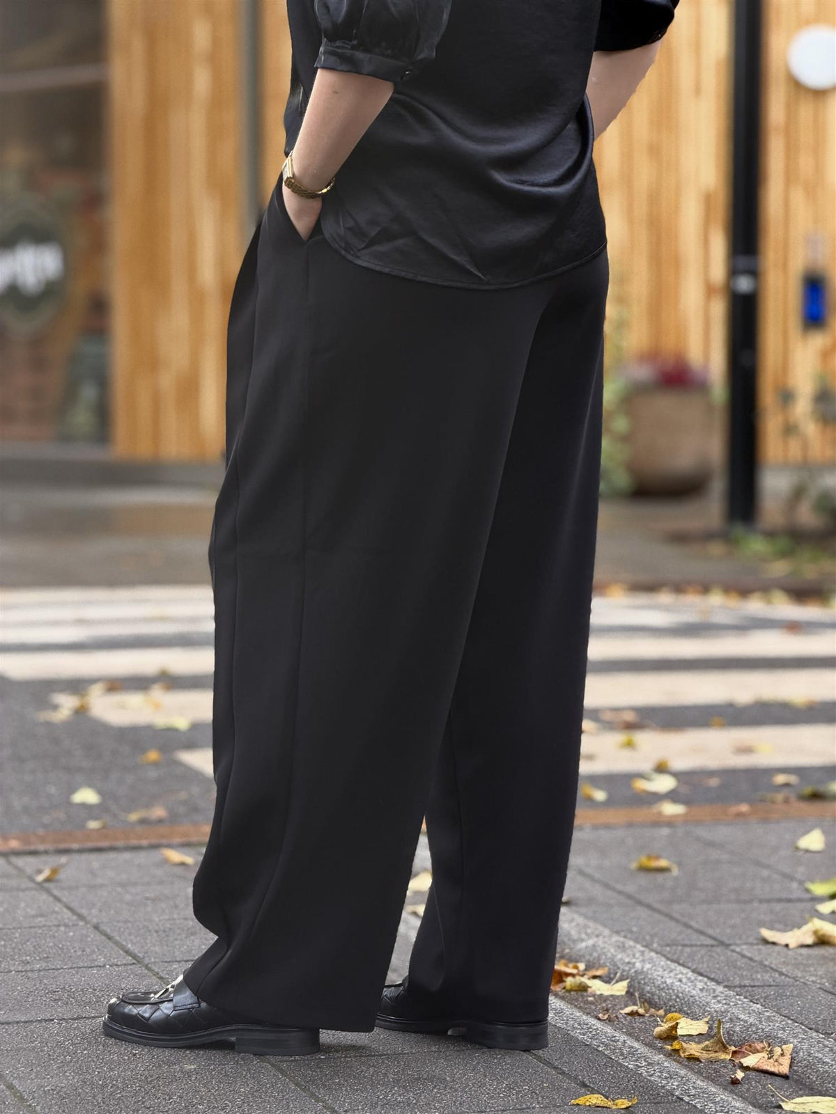 Eileen Studio87, Black