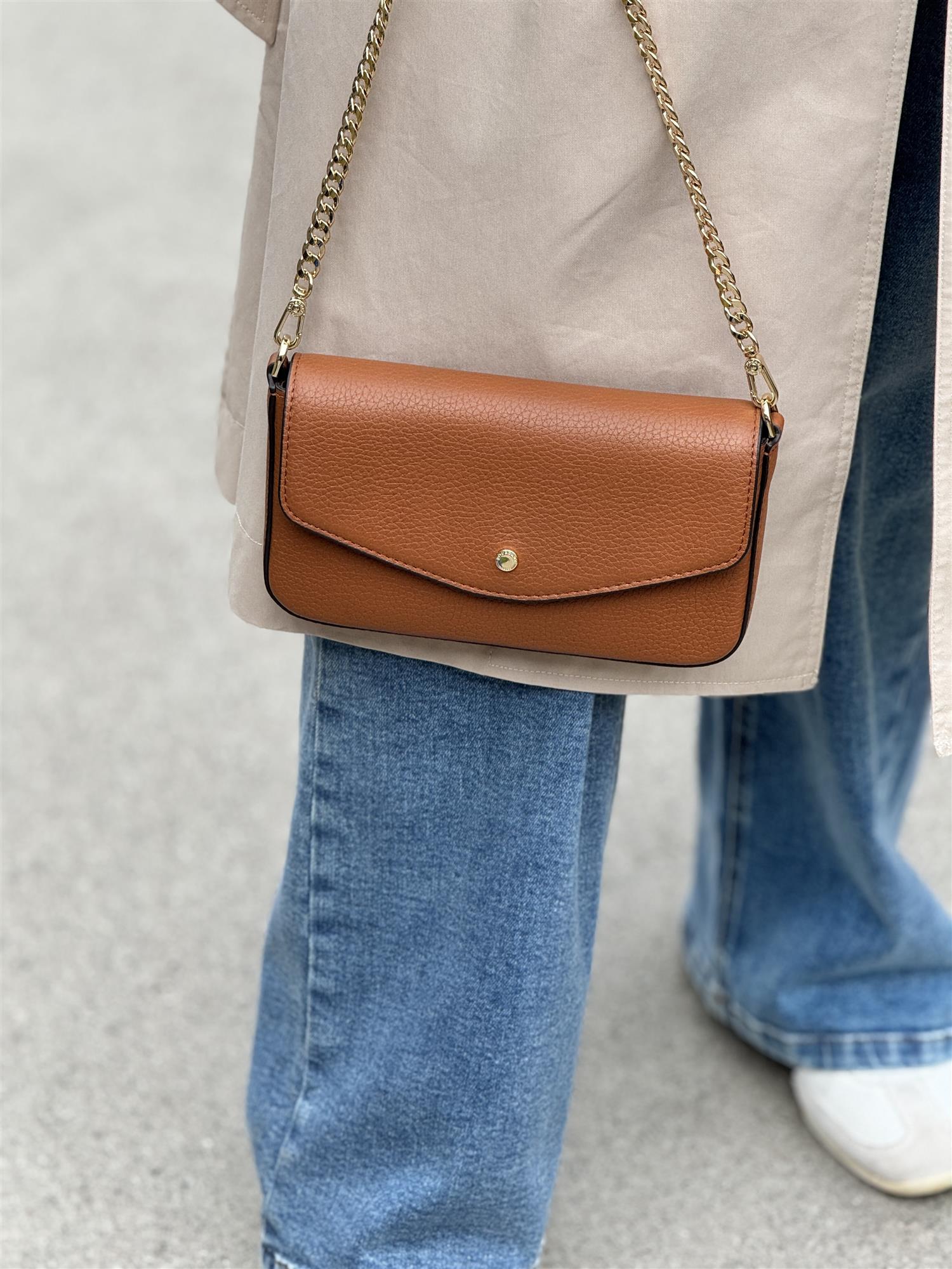 Club Clutch, Camel