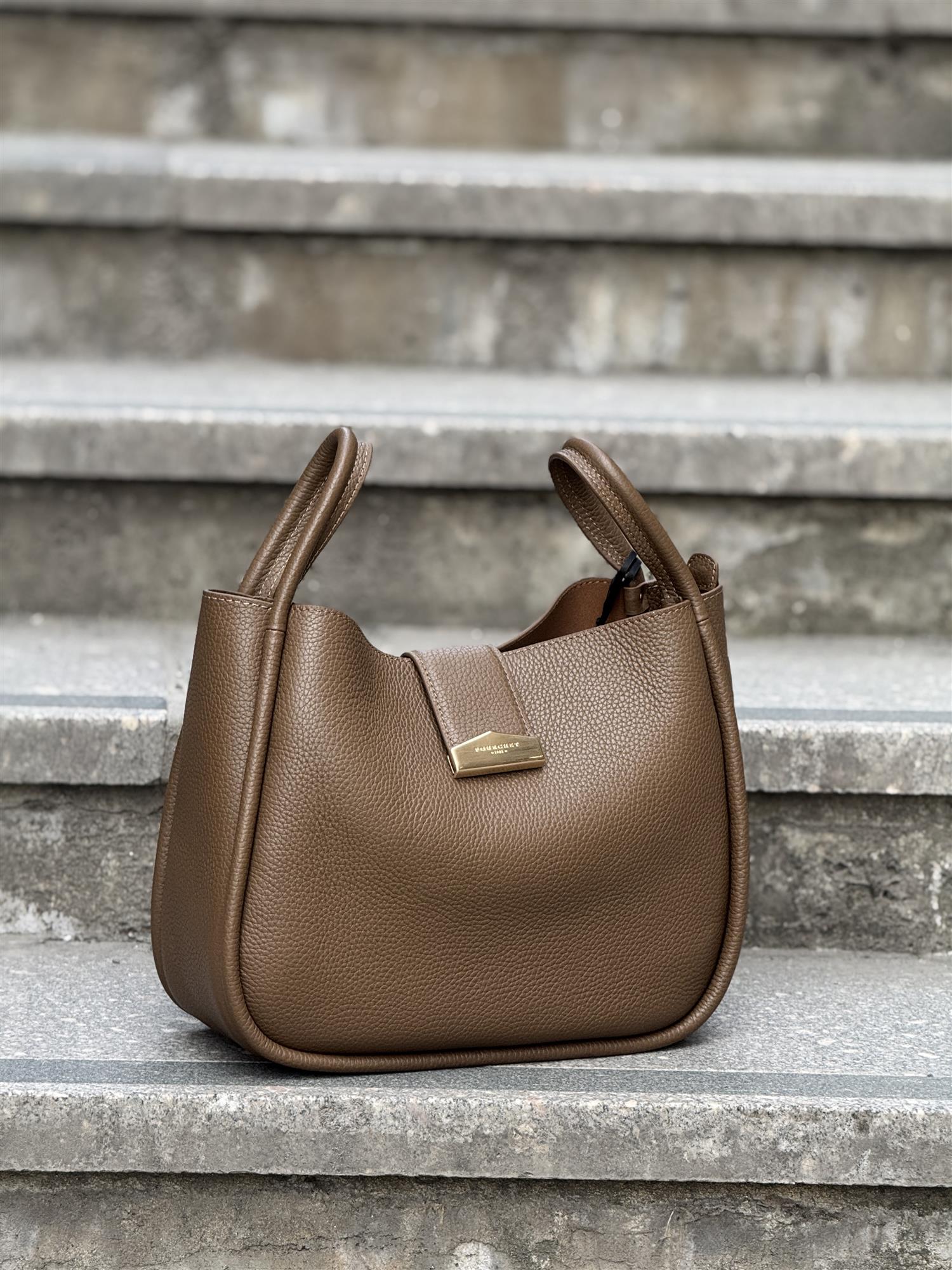 Liane, medium crossbody, Taupe