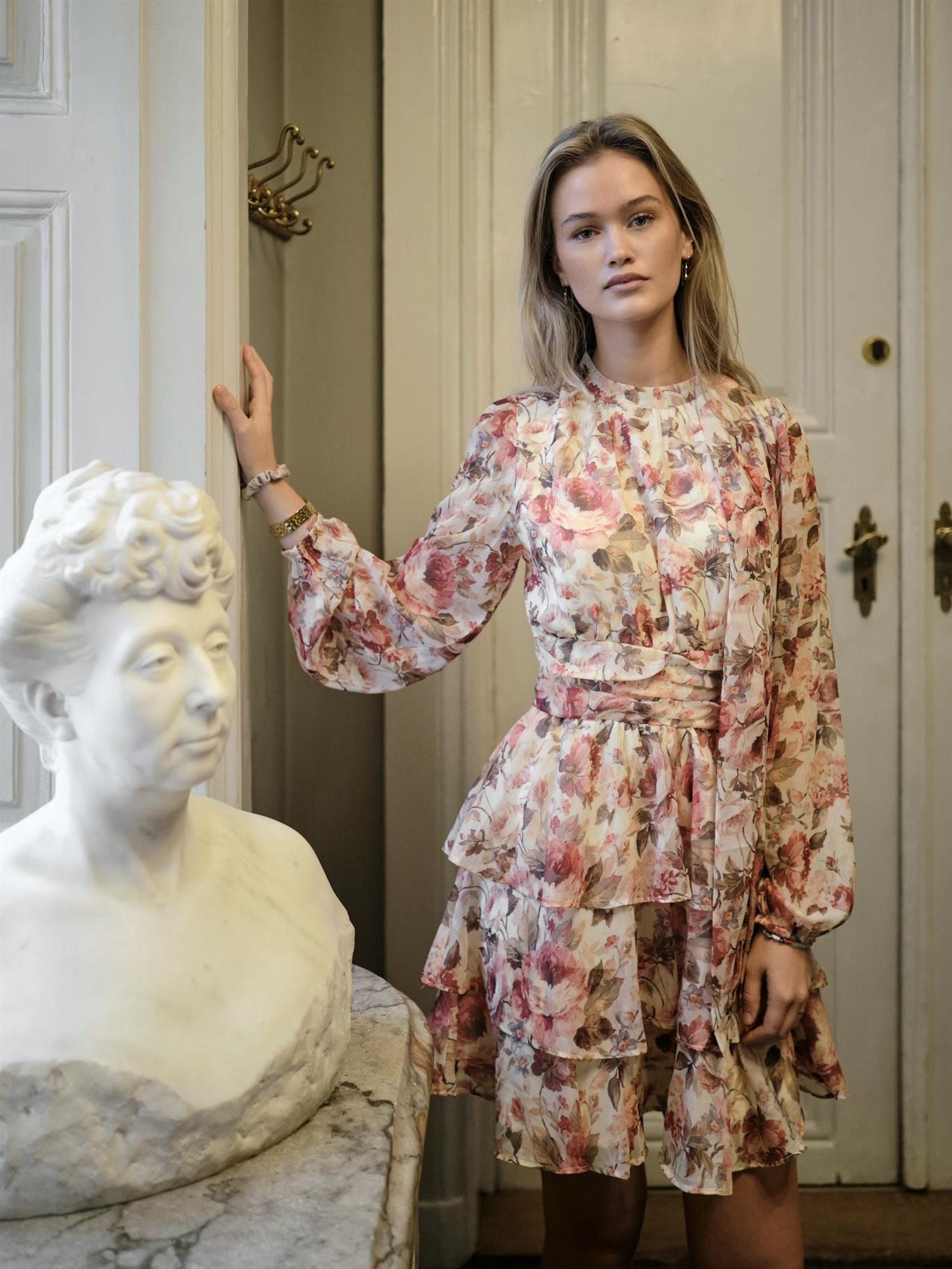 Mio Vintage Flower Dress