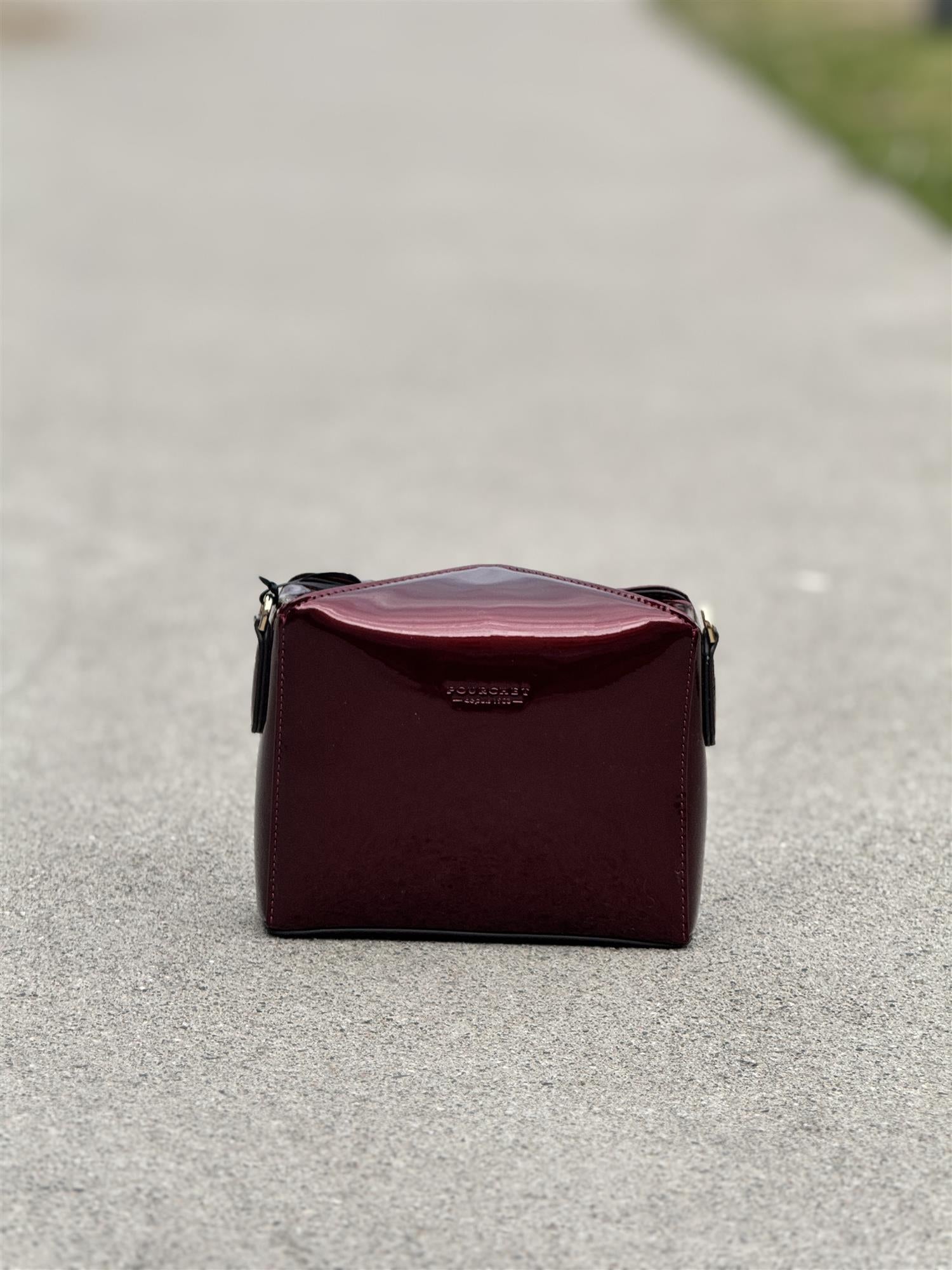 Cassetta clutch, Bordeaux