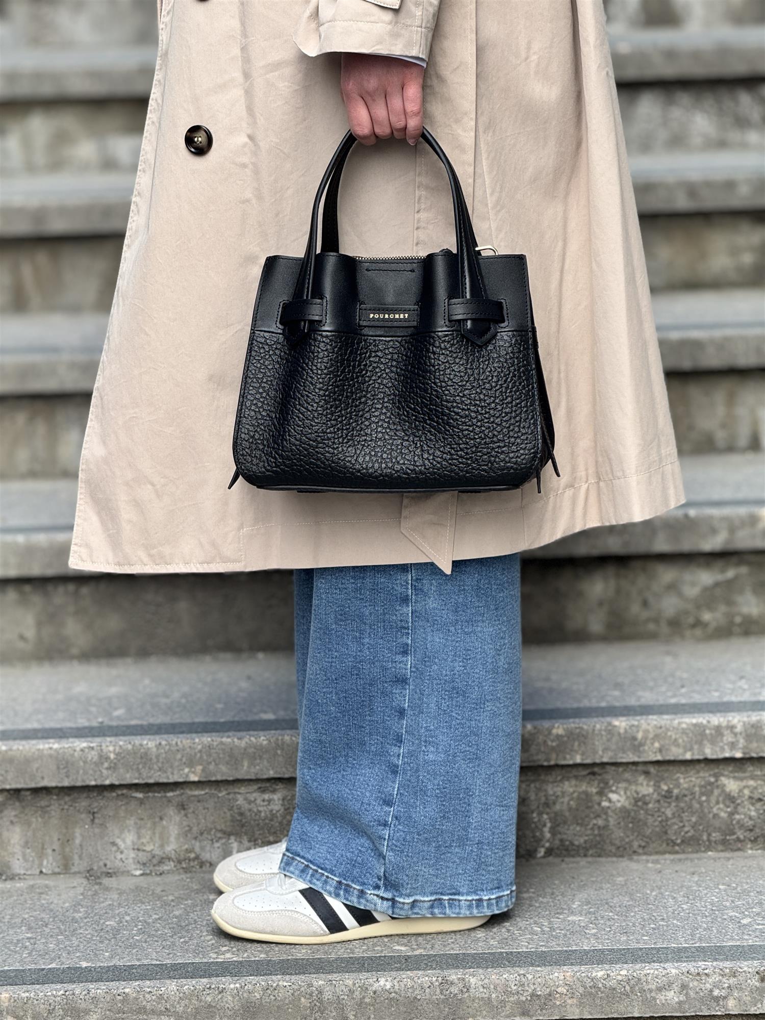 Blossom Medium, Black