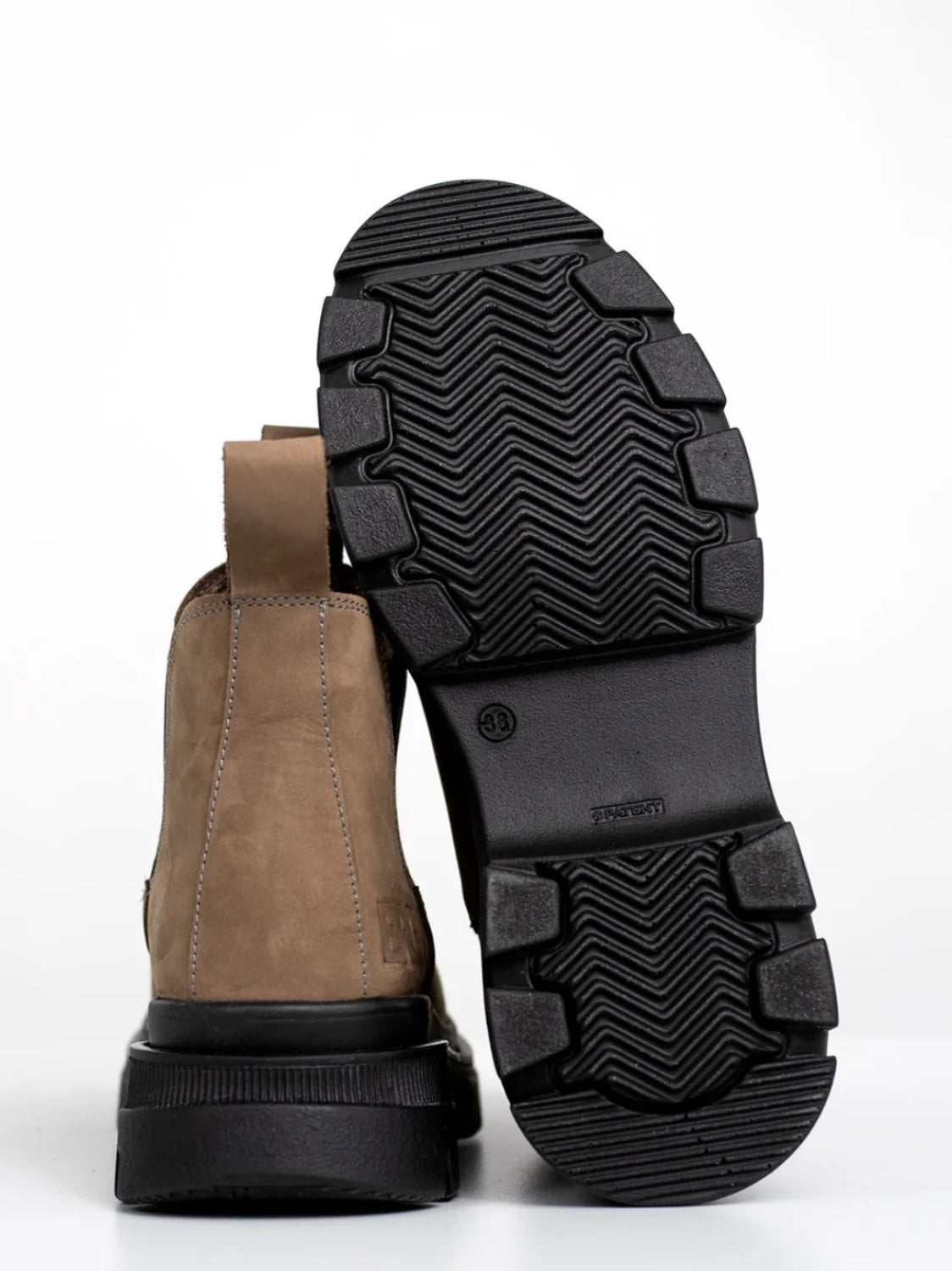 Low Chelsea Boot, Camel