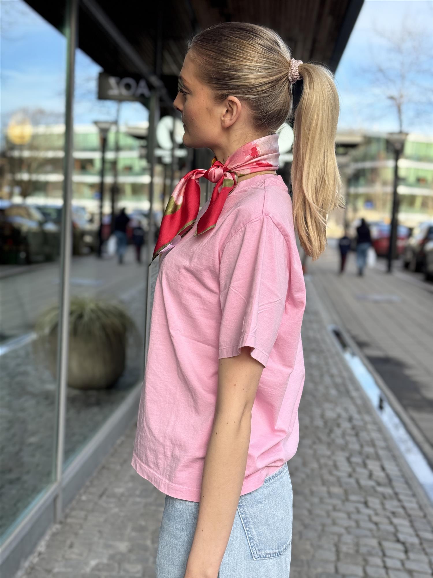 Kiana Tee