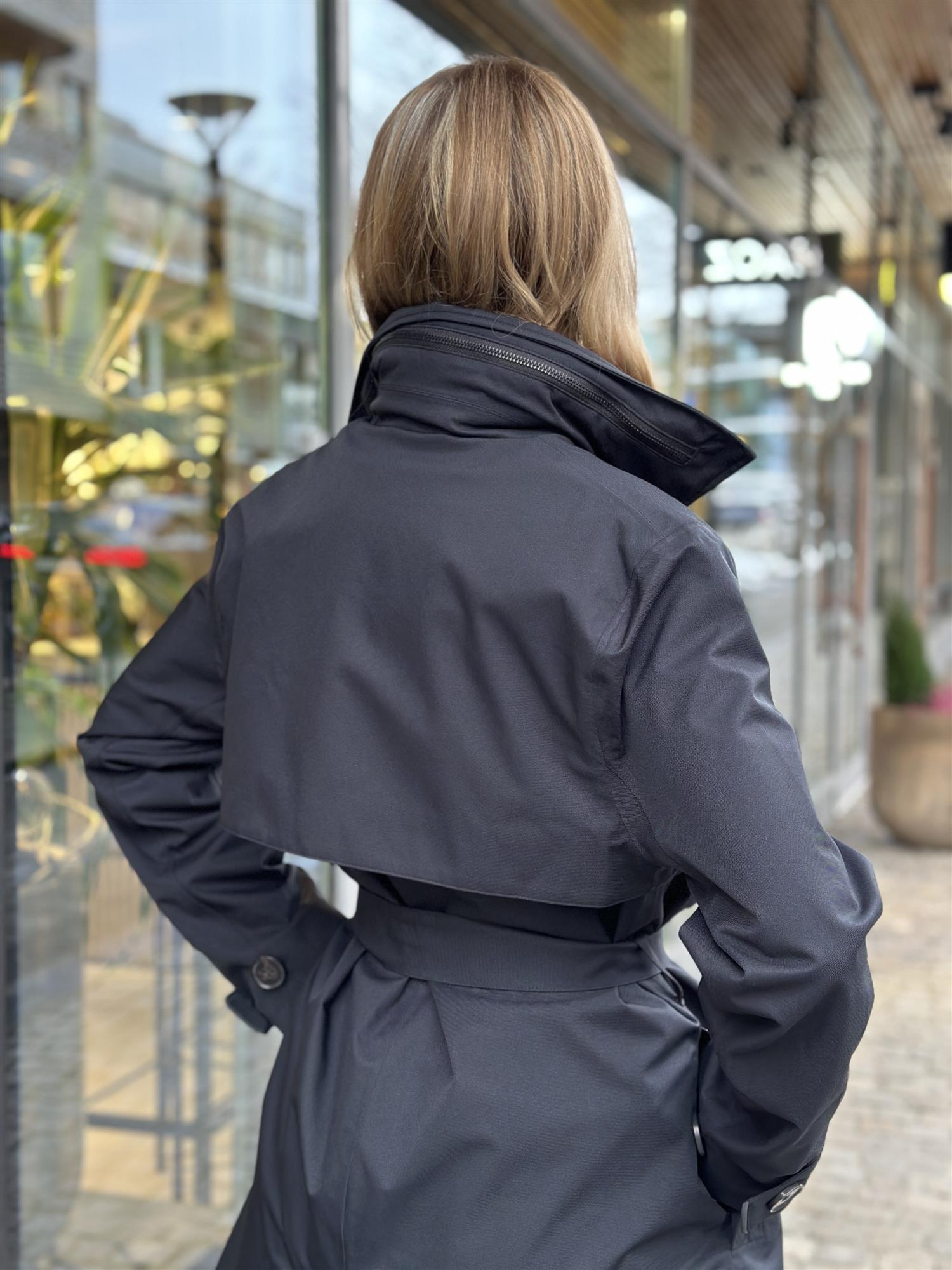 Yr'en Coat, Black