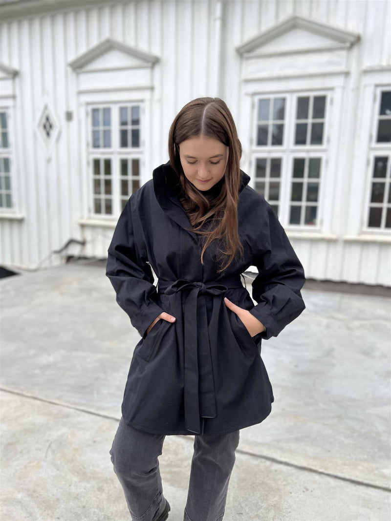 Rossby Coat, Black