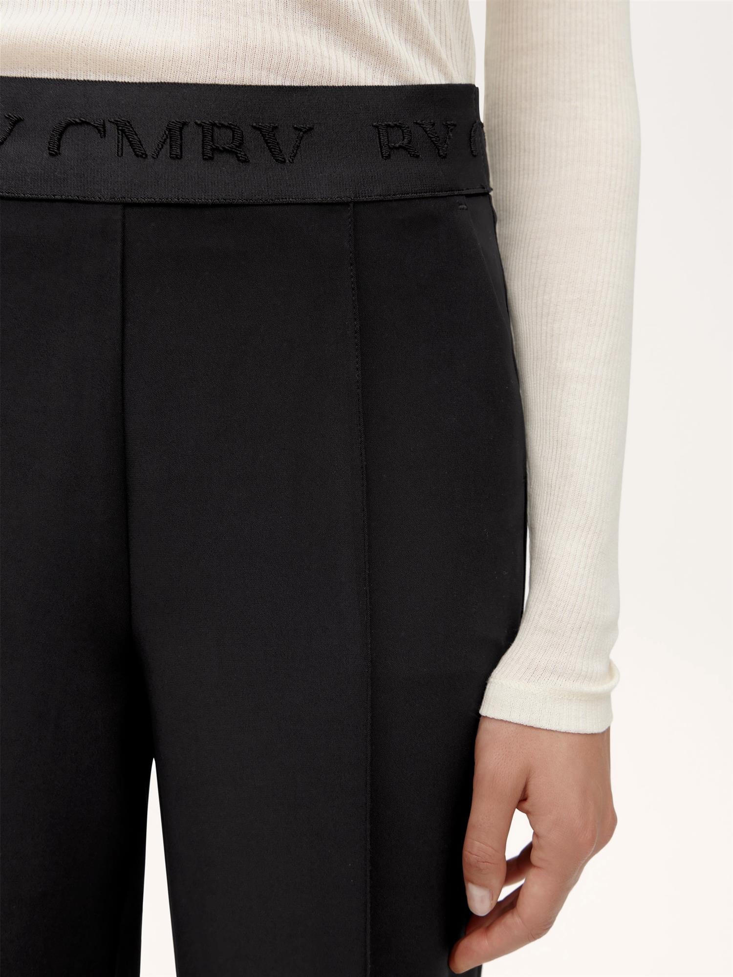 Ava Pant, Black