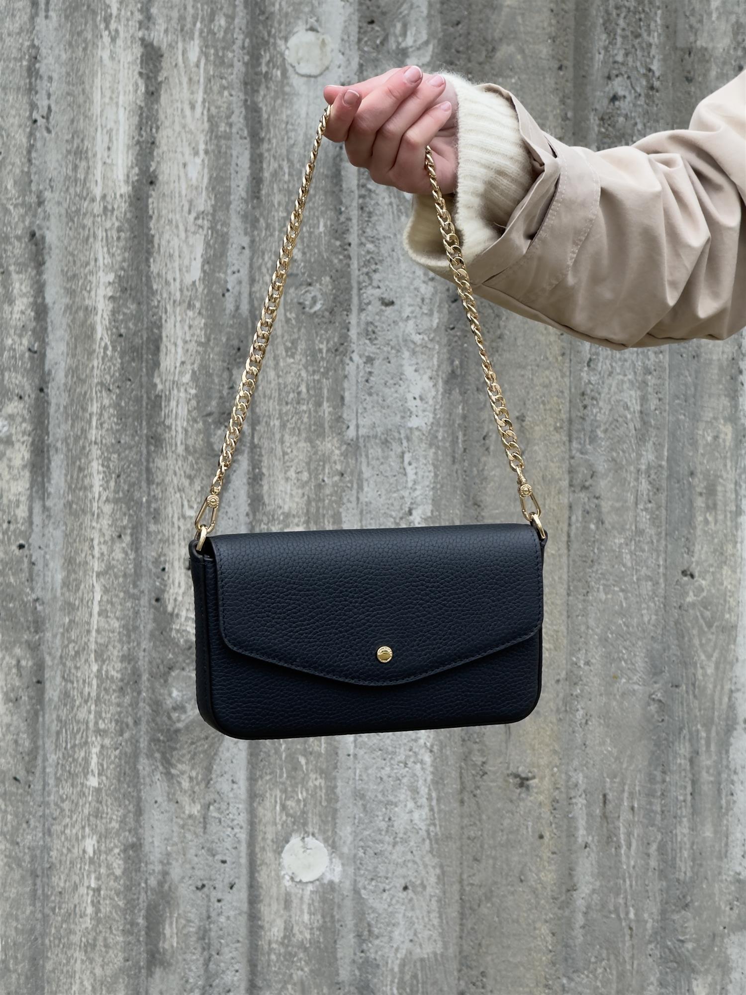 Club Clutch, Marine
