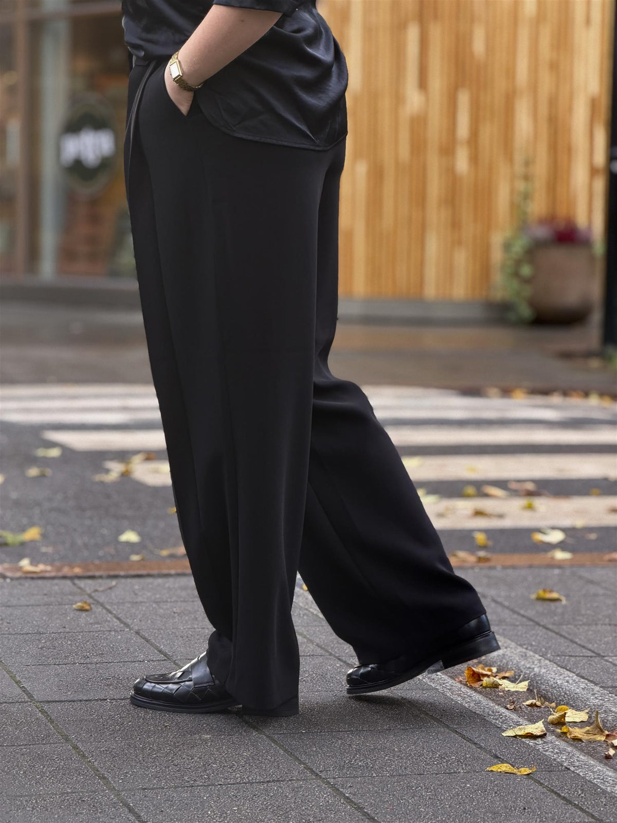 Eileen Studio87, Black