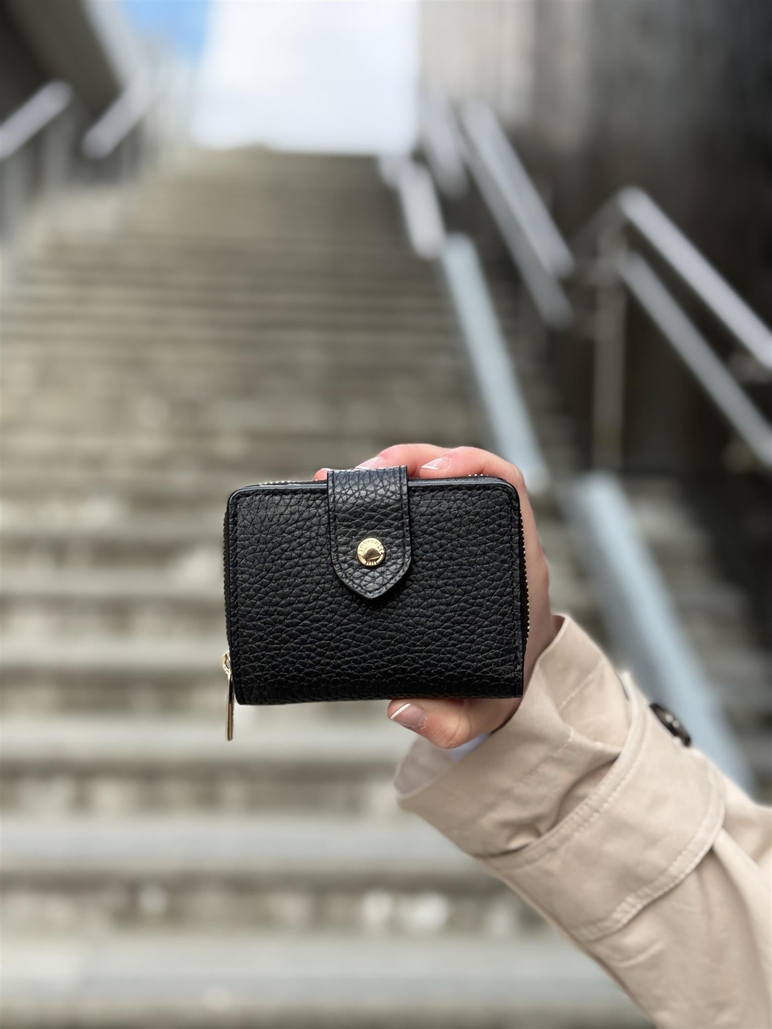 Club Wallet, Medium, Black