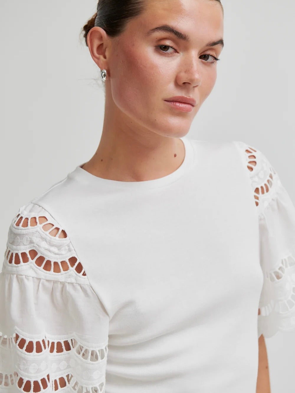 Lawra Tee