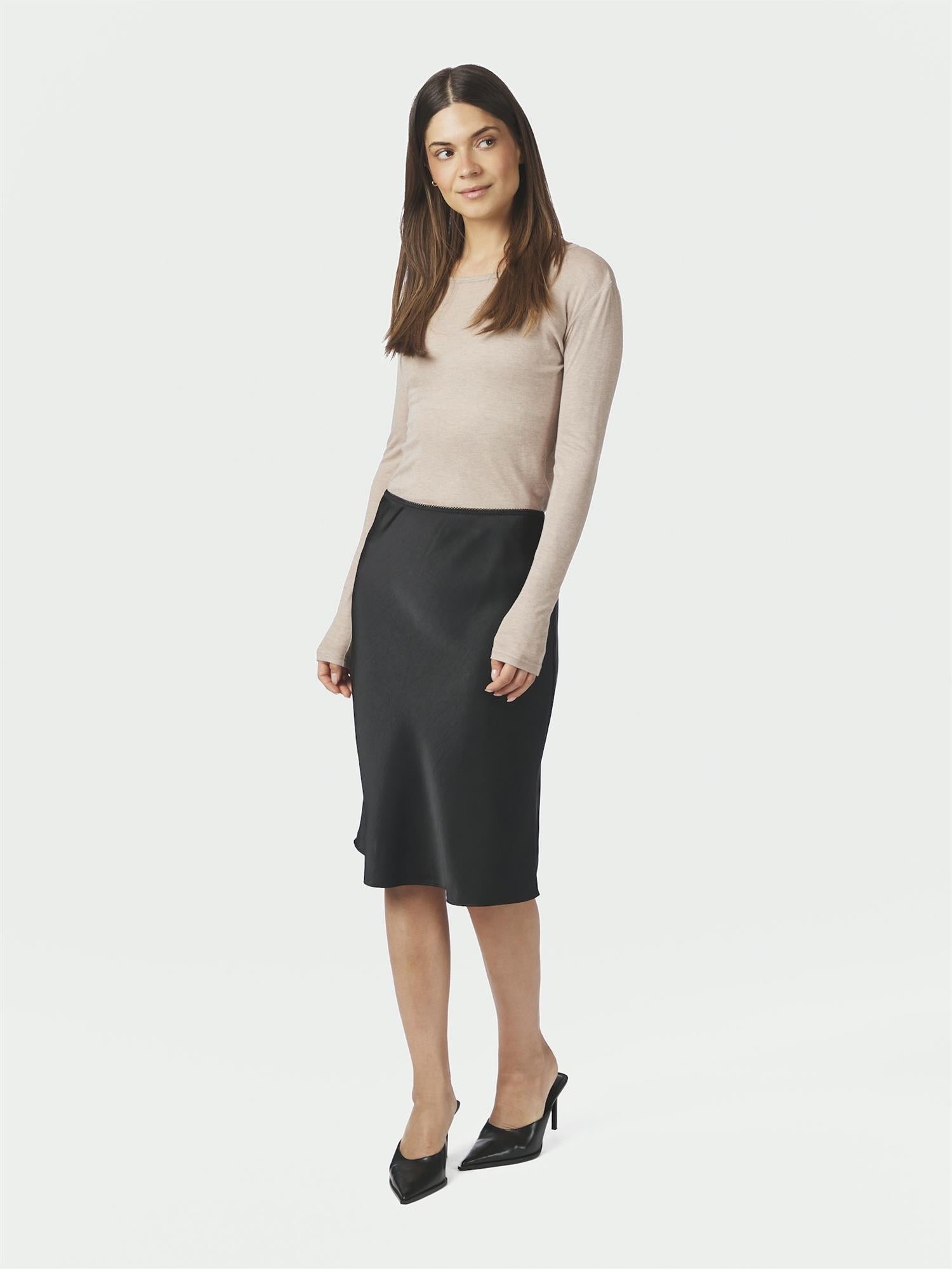 Mindie Heavy sateen Skirt, Black