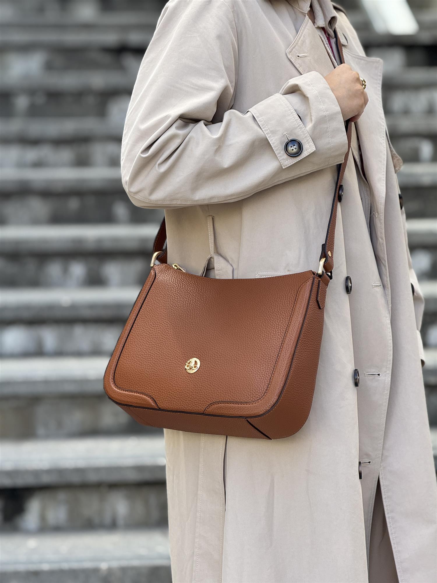 Image shoulder bag, Camel