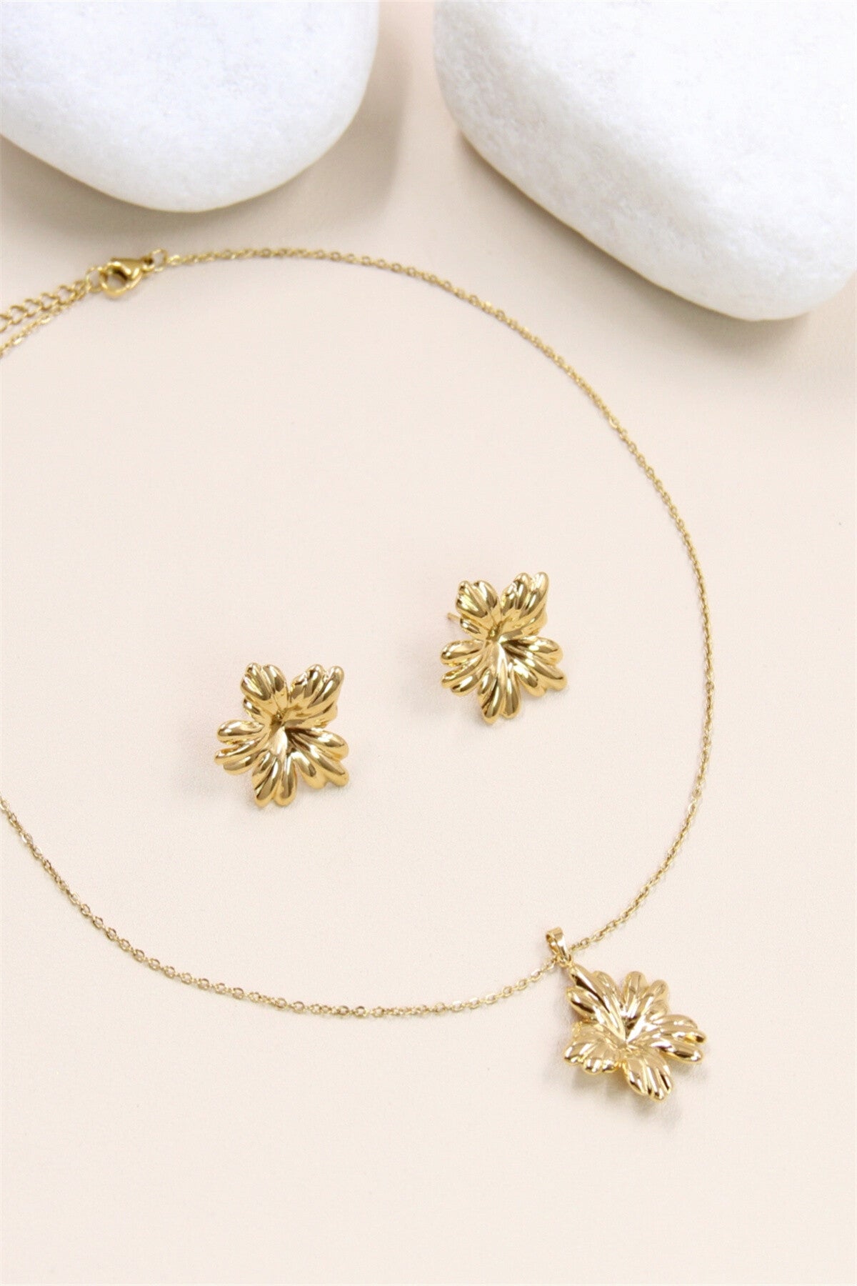 Necklace, Floral
