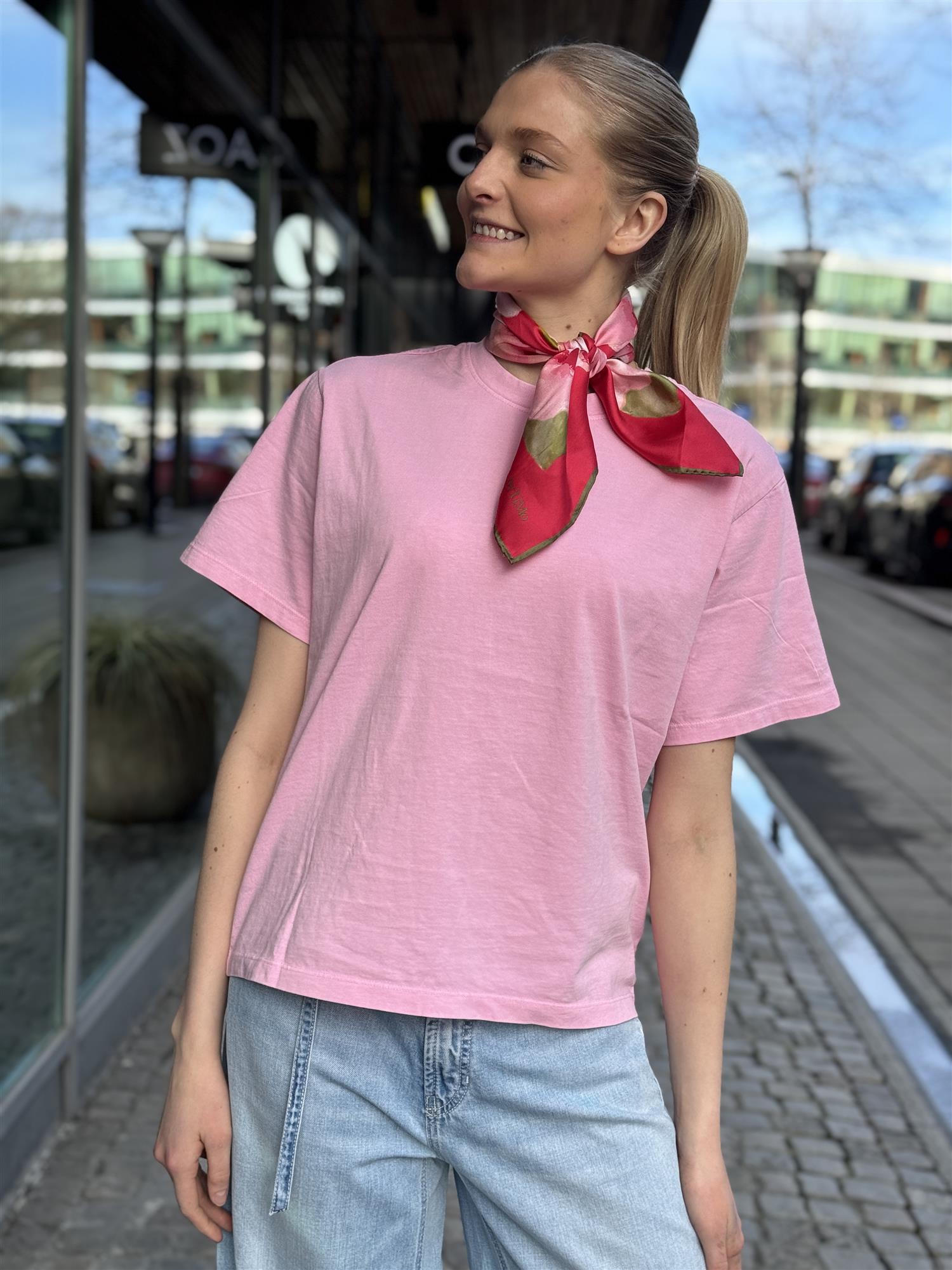 Kiana Tee