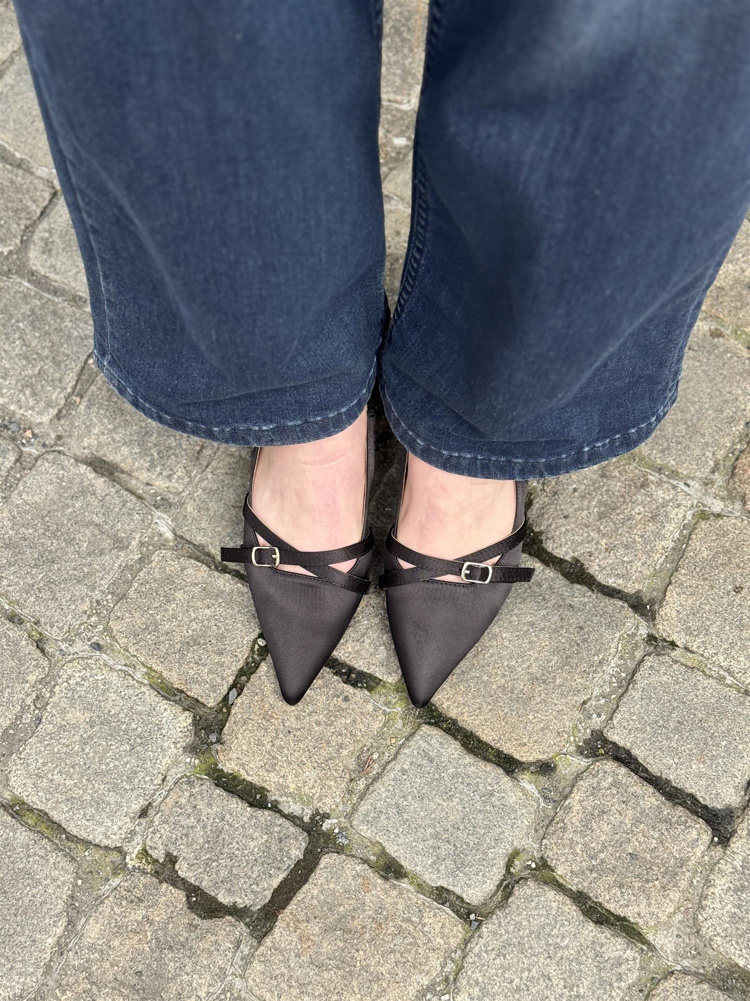 BIAMARALYN Buckle Slingback Satin