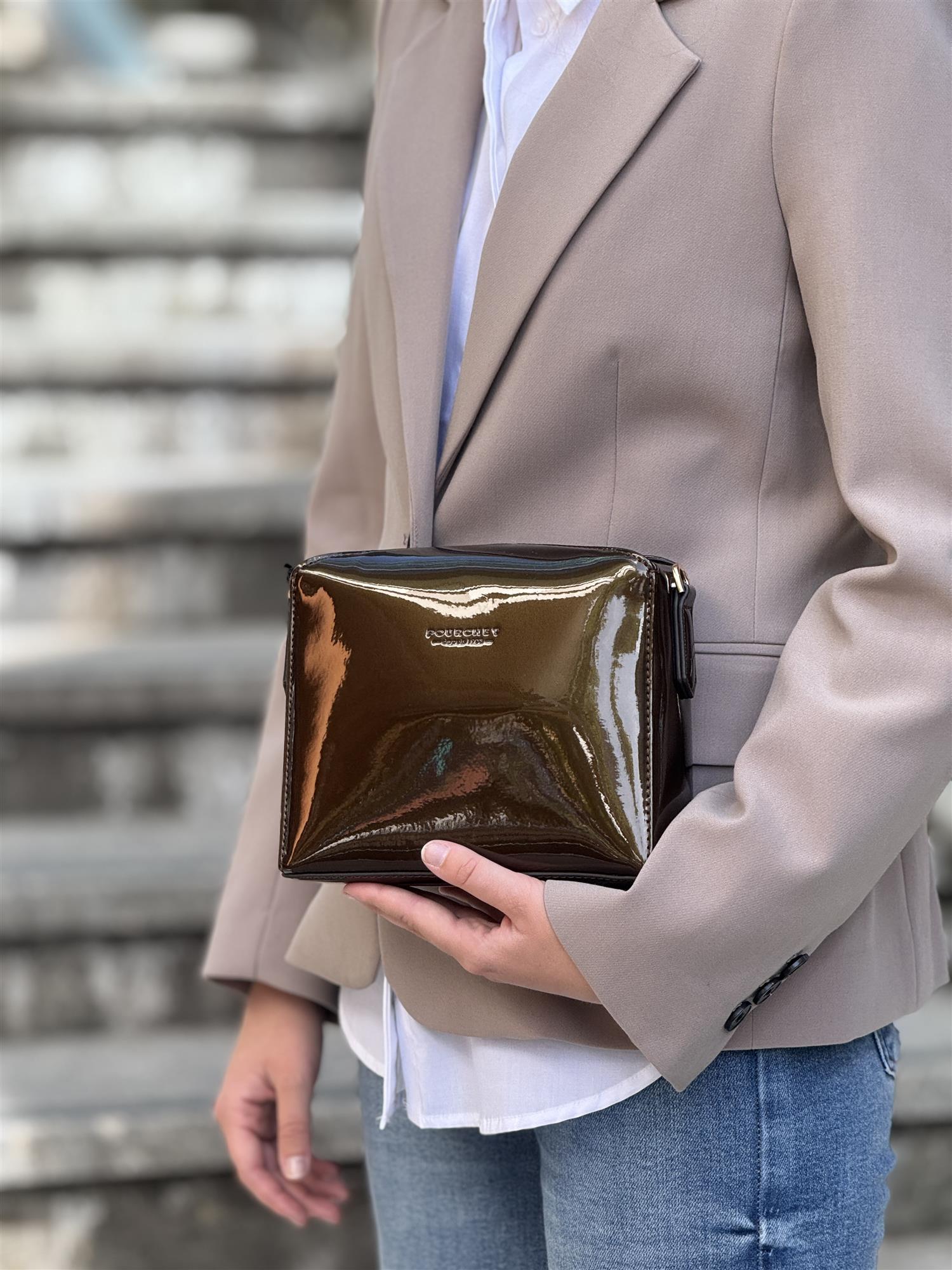 Cassetta Clutch, Bronze
