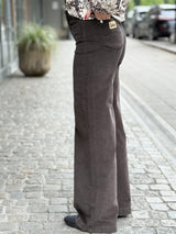 Palazzo Mistral, Brown