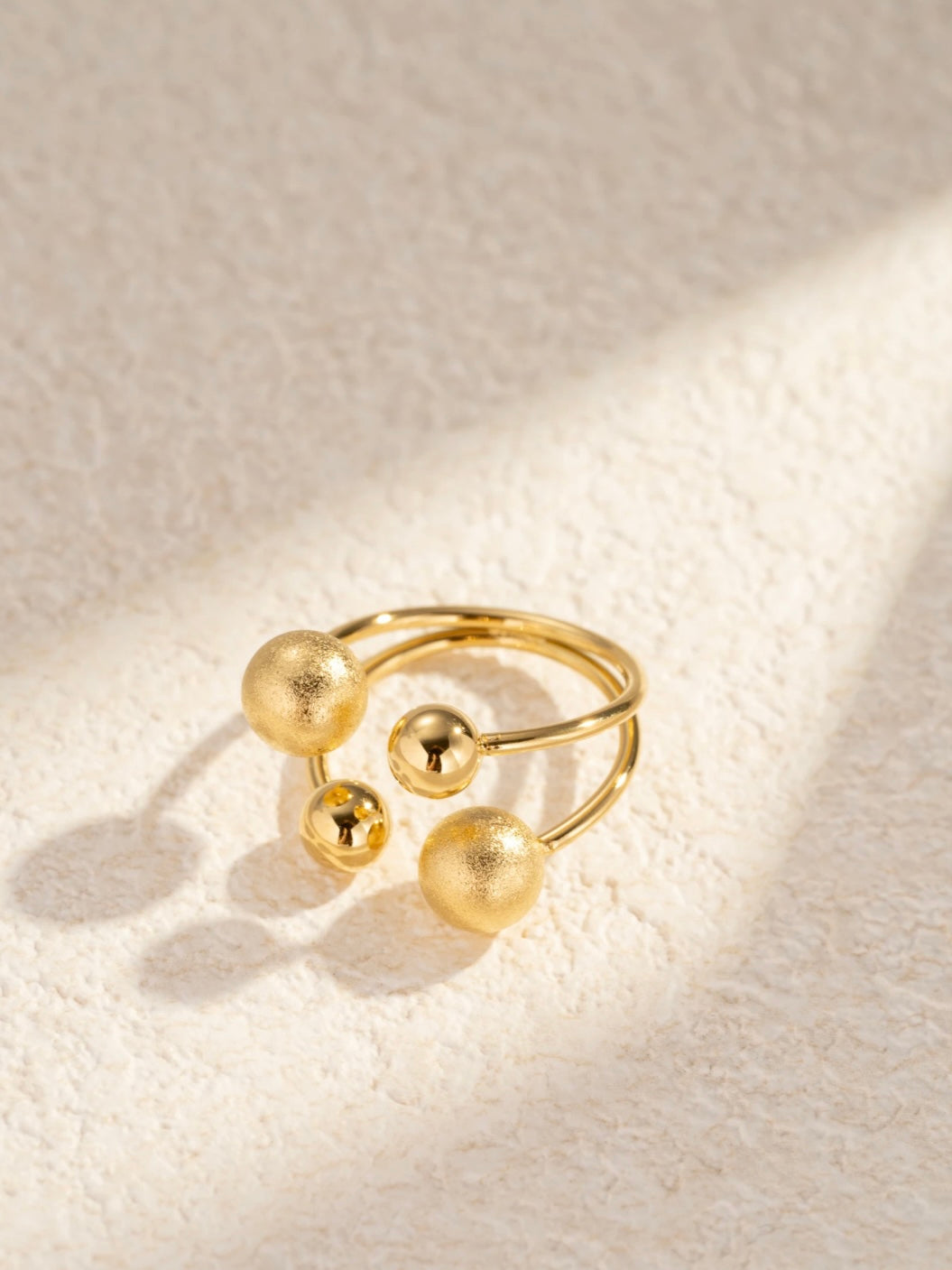 Ring, Chic with elegant textured beads