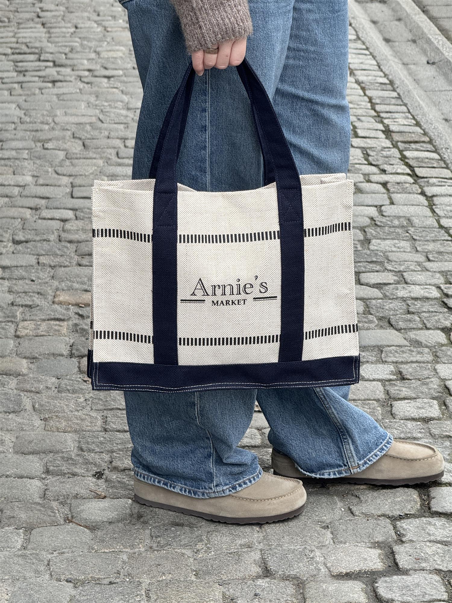 Riviera Market, Navy