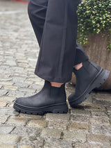 Low Chelsea Boot, Black