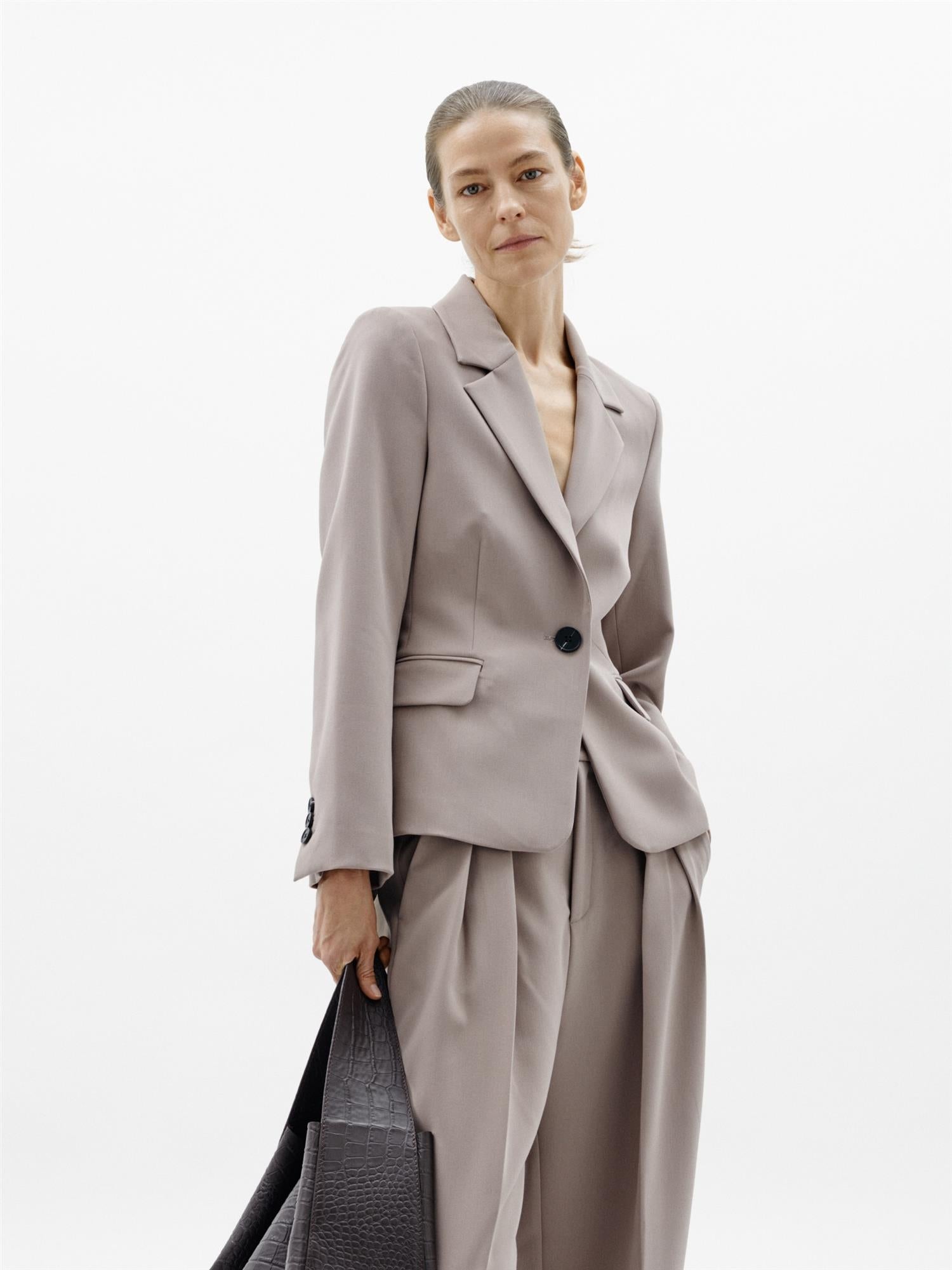 BRYELLE IW BLAZER
