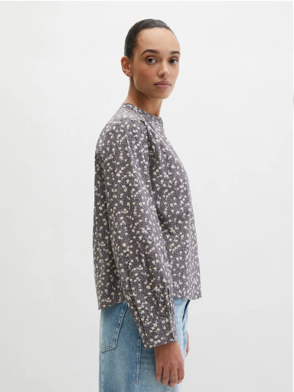 Blouse, feminine shape, gatherings