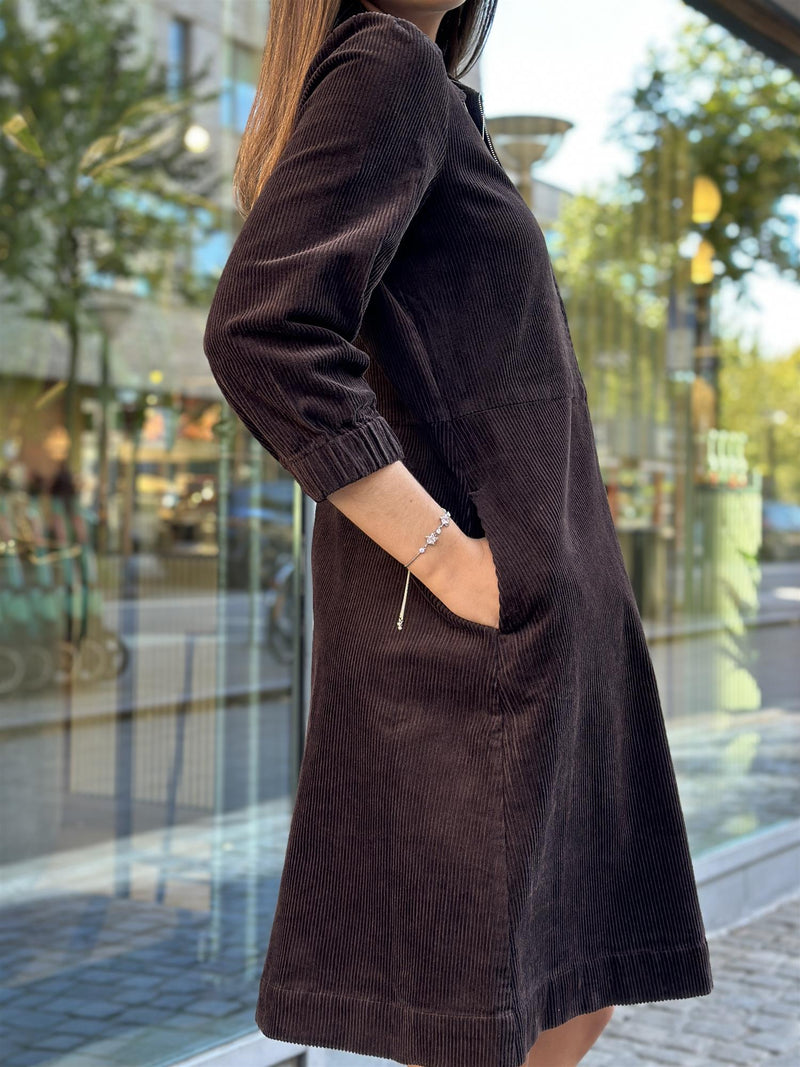 Eyvors PW DR, Dark brown