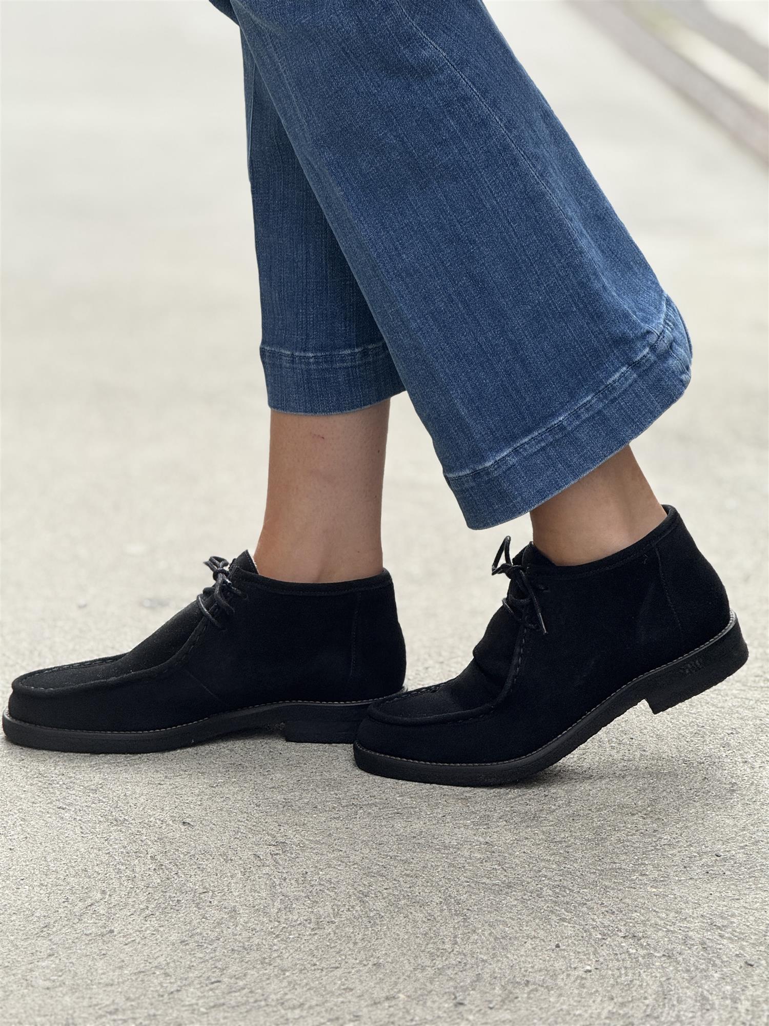 Black velvet suede 500, Black