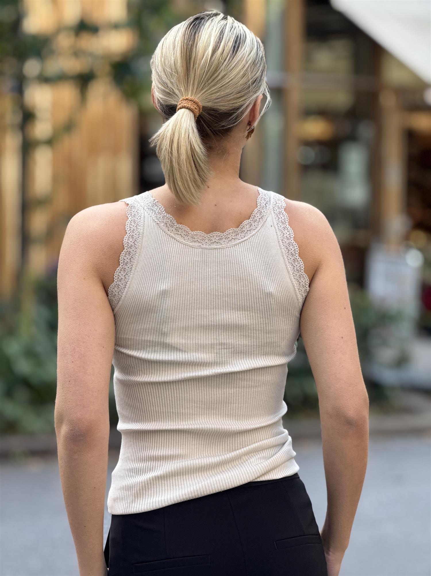 Carina Singlet, Off White