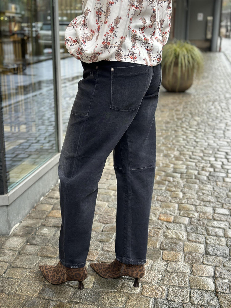 Ocean, Salty Black used