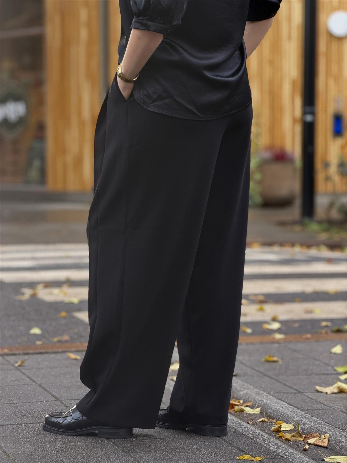 Eileen Studio87, Black