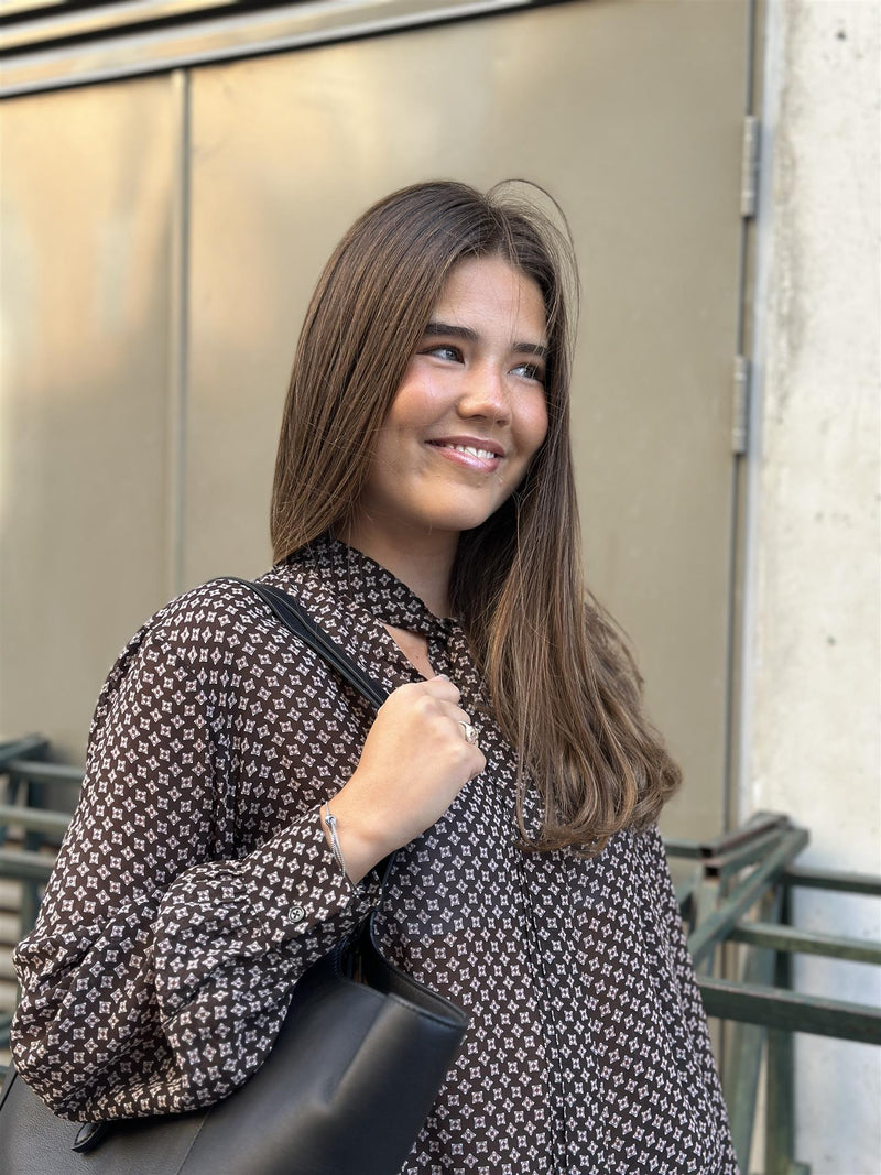 Blouse, feminine shape, longsleeve, print