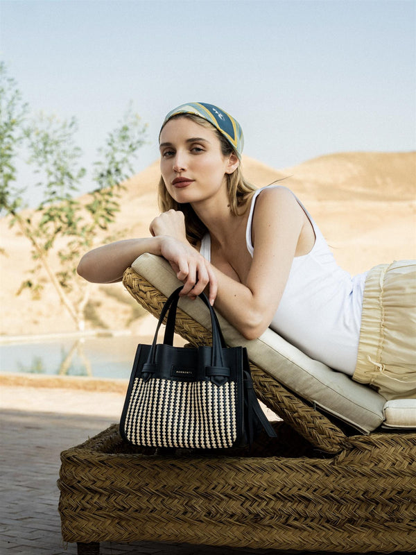 Blossom Medium, Marine/ White