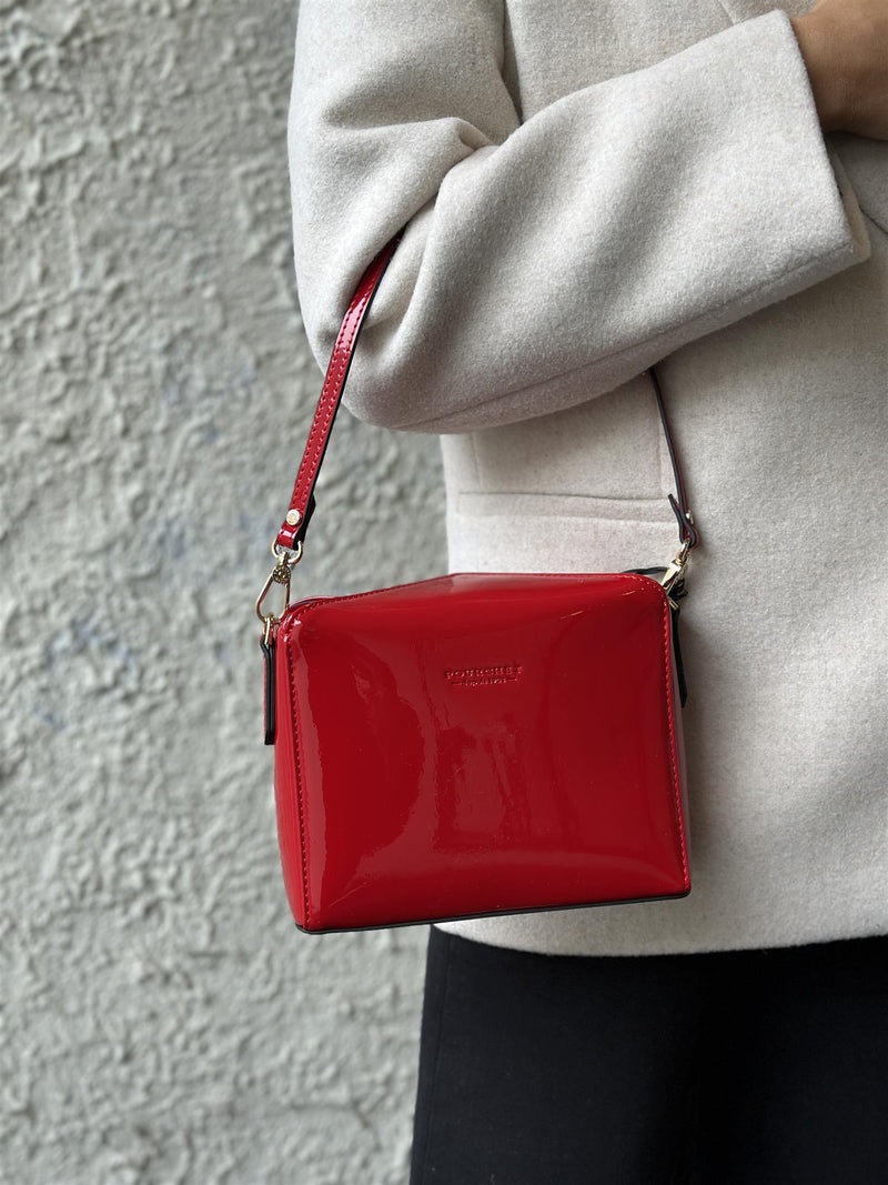 Cassetta clutch, Red