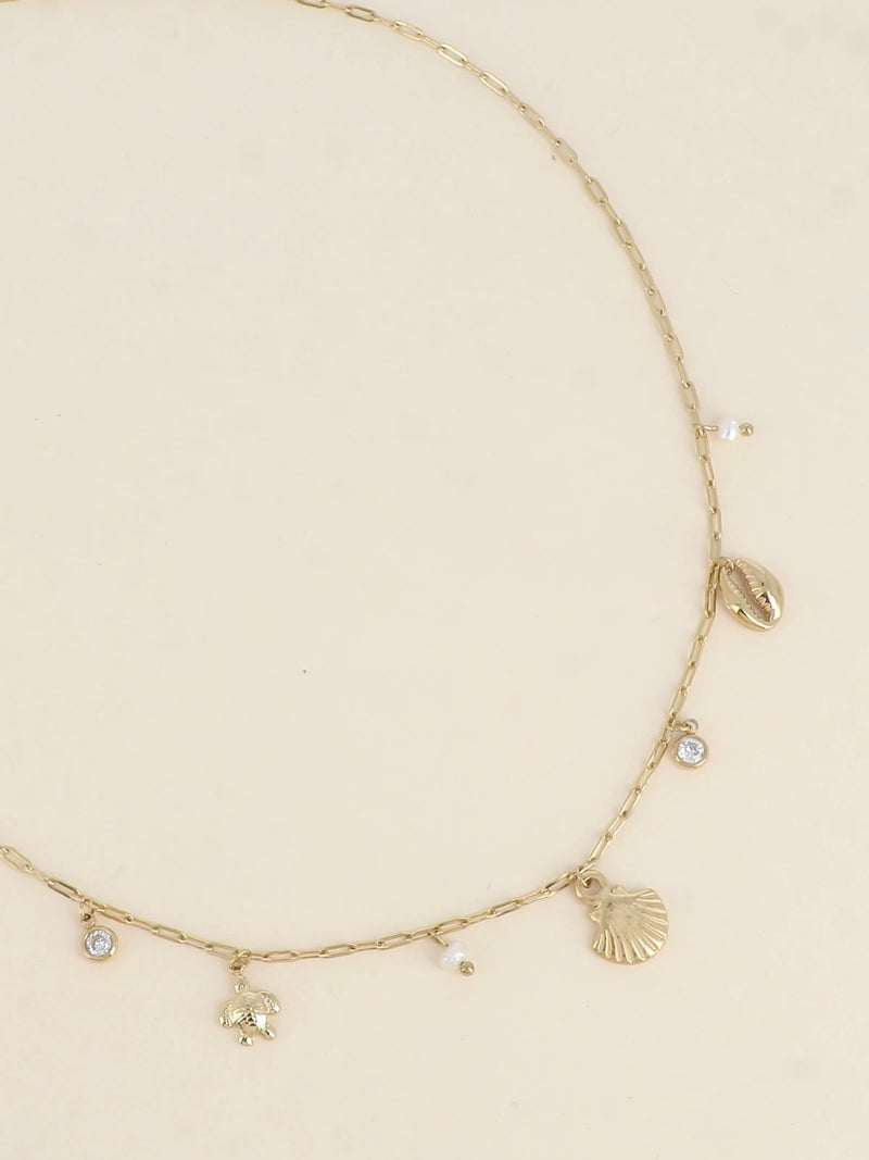 Necklace, shell, gold