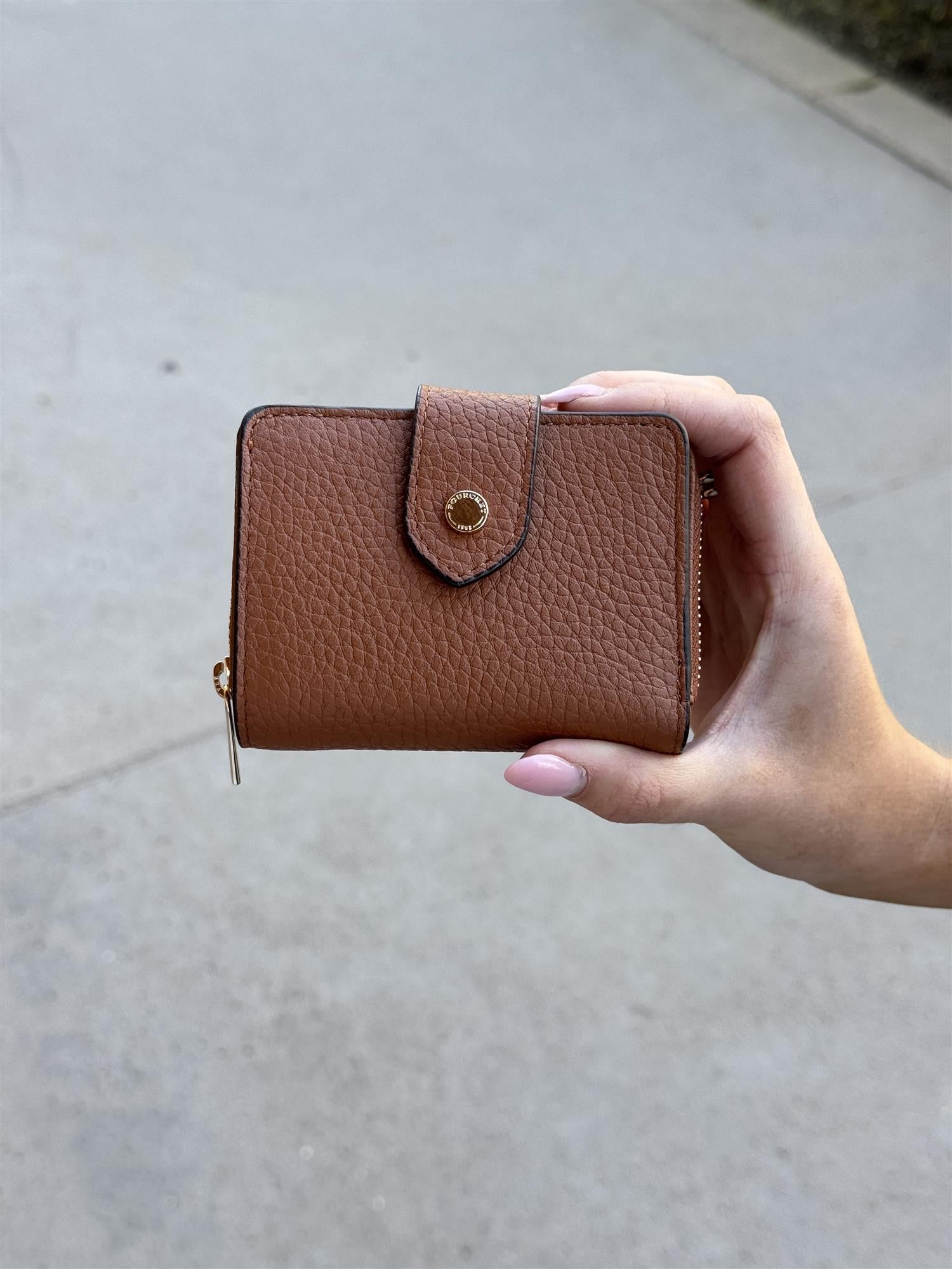 Club Wallet, Medium, Camel