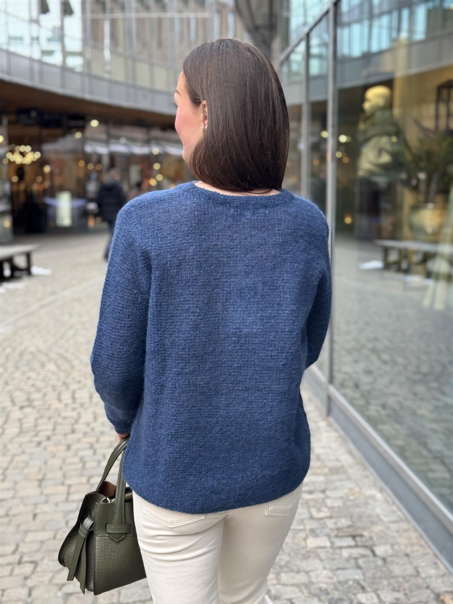 New Maddy, Ocean Blue