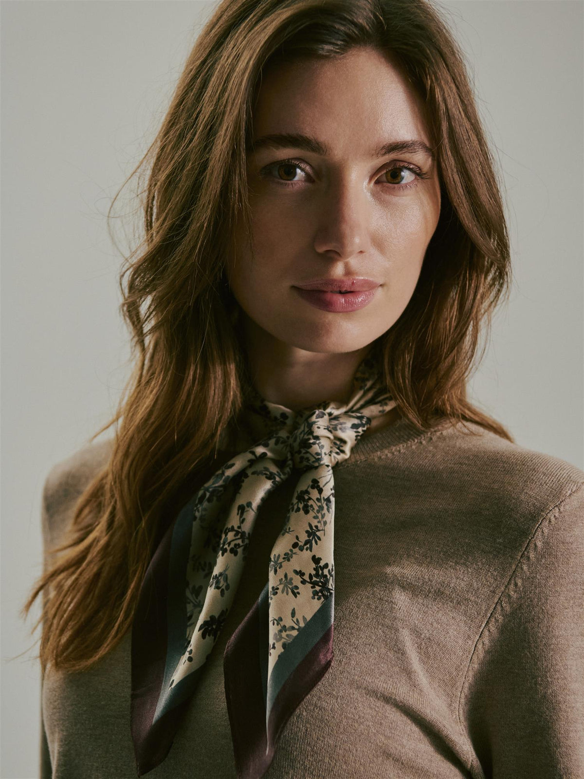 CW Freesia scarf, Beige