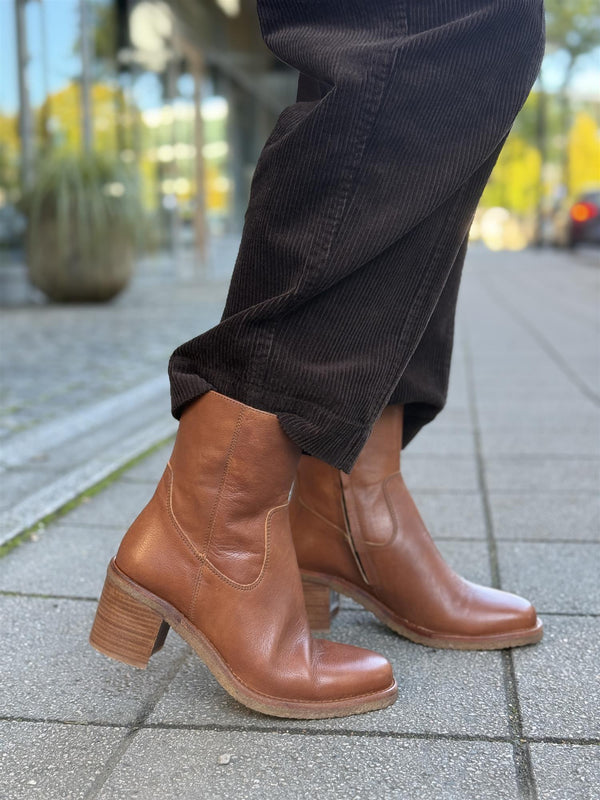 Boots, Whisky grove calf 885
