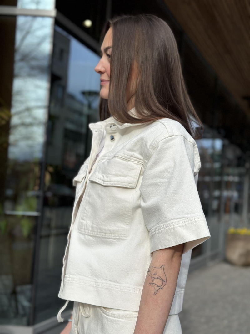 KOSA 11, Shirt