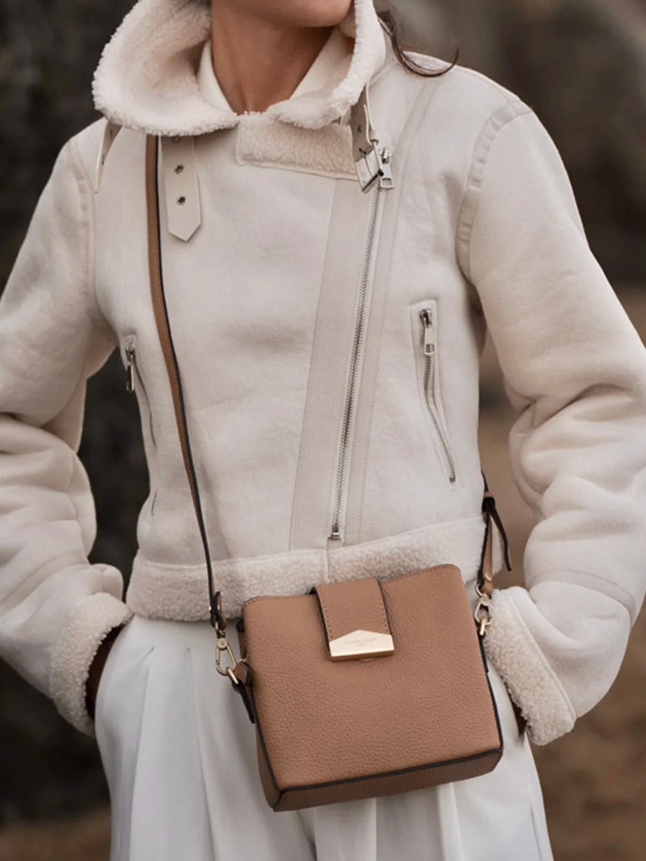 Cavalcade Small, Lys Camel