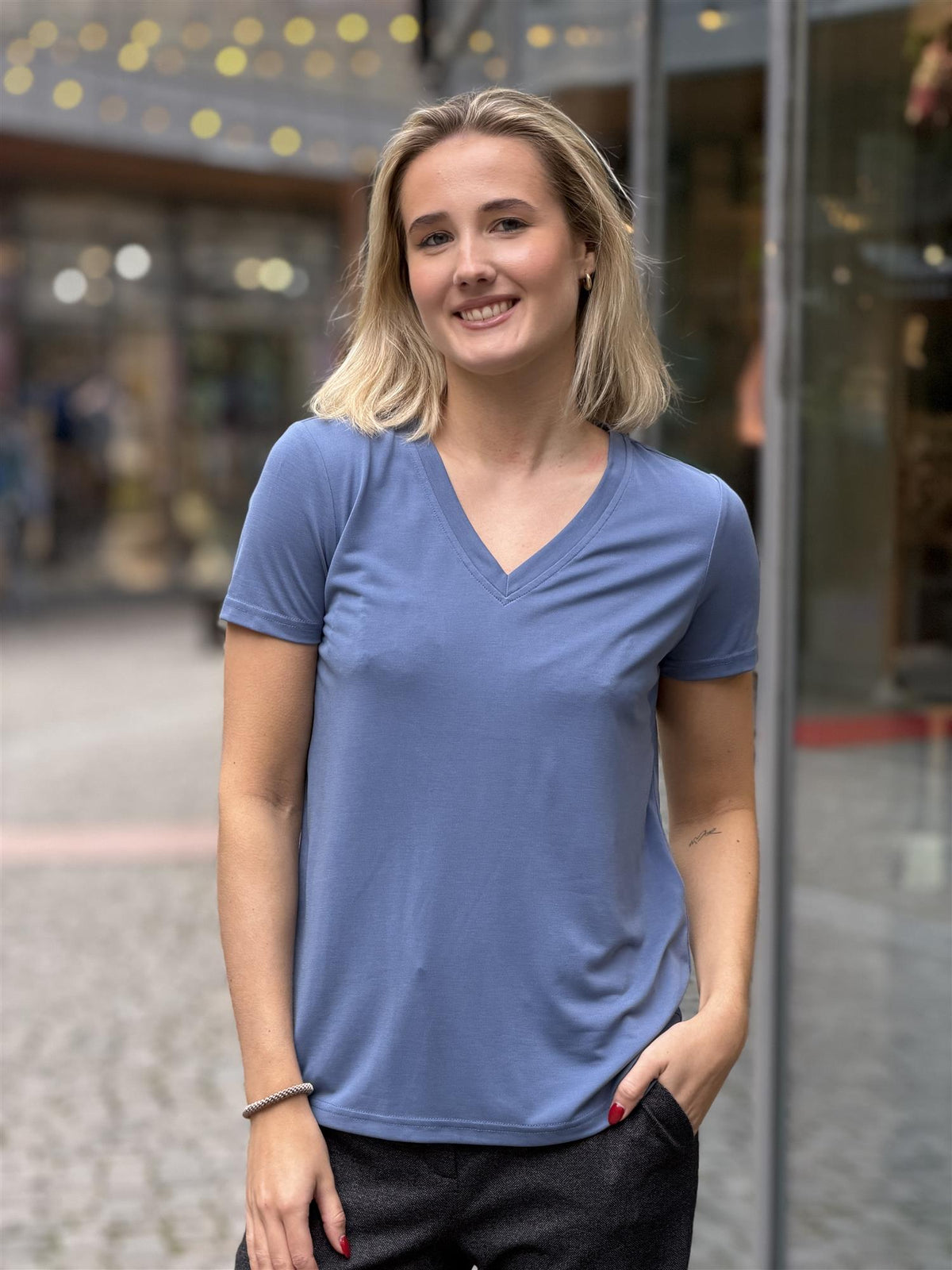 Ada t-shirt v-neck, Blue