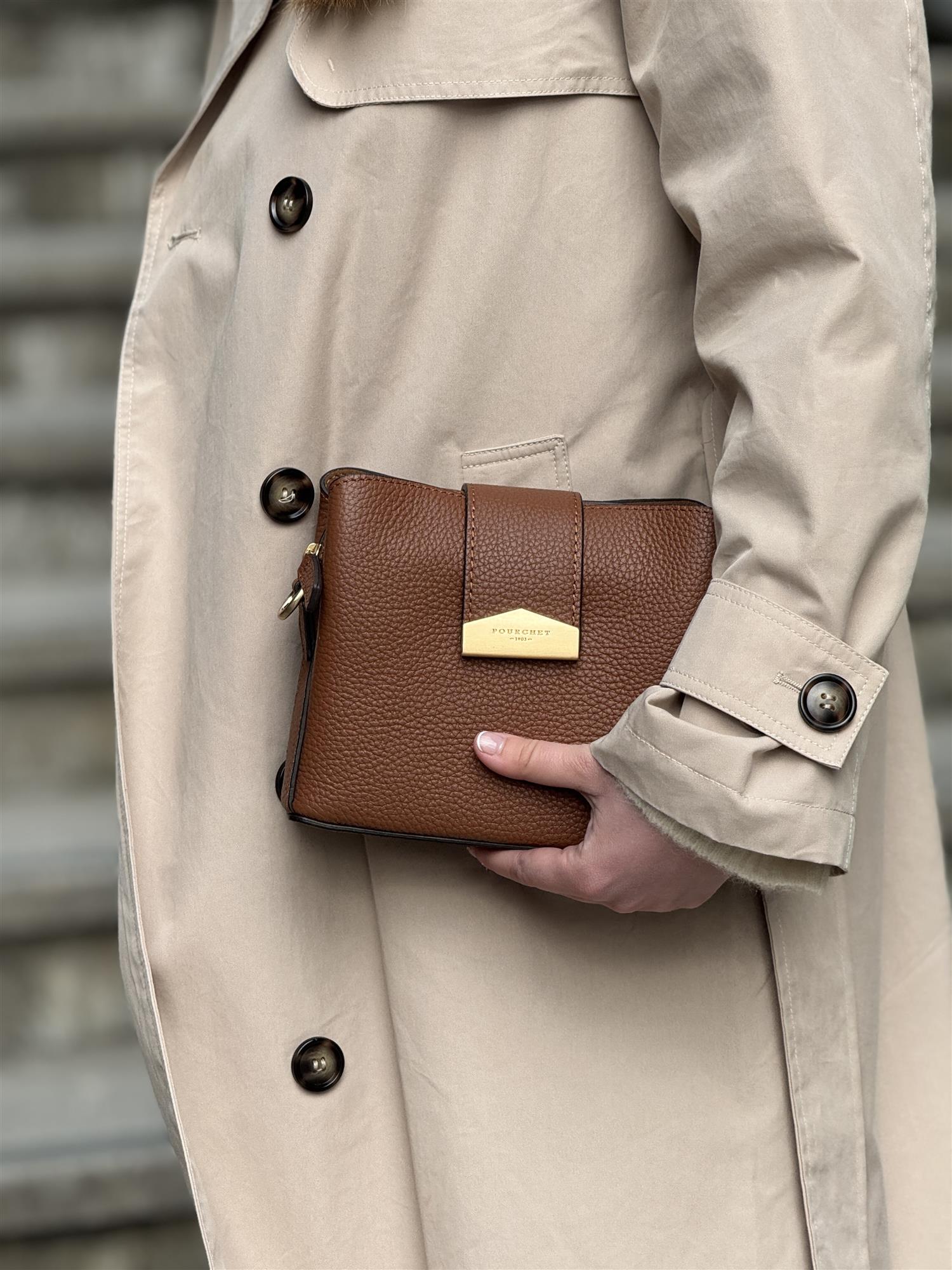 Cavalcade Small, Camel