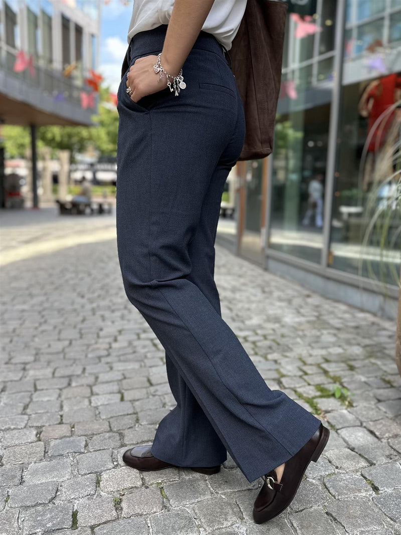 Clara FV 285, Blue