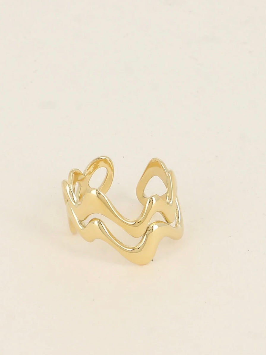 Ring, 2 Wavy Lines