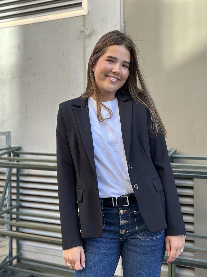 Elinor Blazer, Black