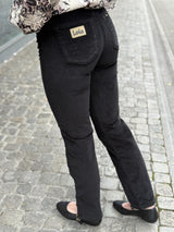 Malena-F, Black